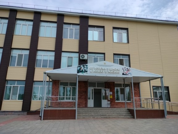 В обновлении пищеблока школы в Новоорске приняла участие компания «Симпреал»