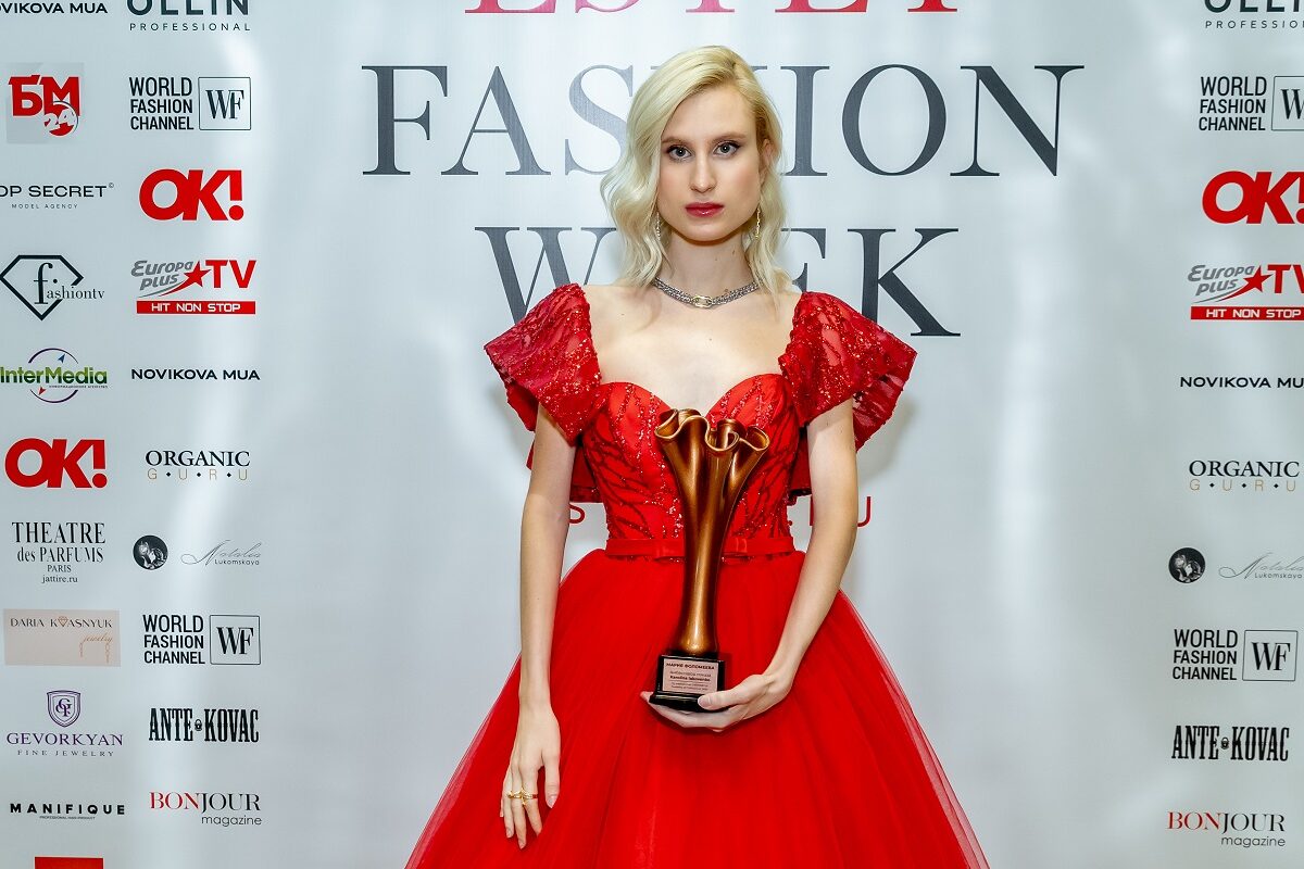 Амбассадор Estet Fashion Week 2024: Мария Фоломеева поддержала бренд KAROLINA YAKOVENKO